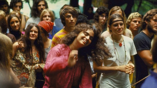 A frisson-inducing crowd at a music festival.