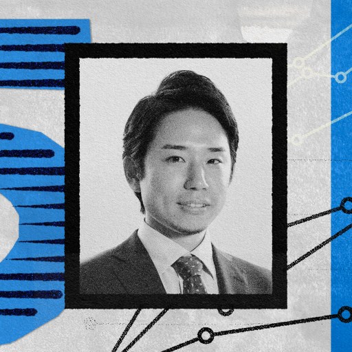 A grayscale business portrait of a young CEO in a suit and tie framed over a blue and gray background with abstract charts and the number 5, symbolizing key lessons integrated into the design.